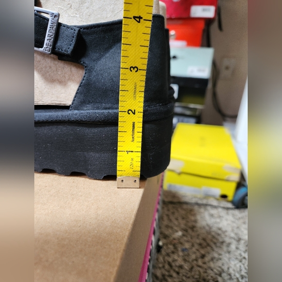 NIB Bearpaw Pinnacle Sandal - Picture 6 of 9